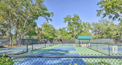 Resort Pool & Golf: Palmetto Dunes Beach Villa