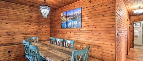 House (4 Bedrooms) | Interior