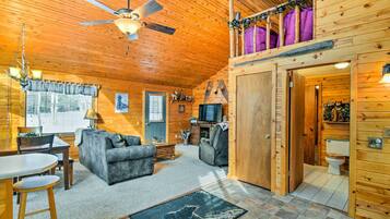 House (2 Bedrooms) | Interior