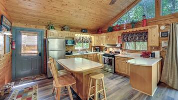 House (2 Bedrooms) | Interior