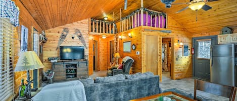 House (2 Bedrooms) | Interior