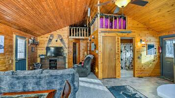 Rumah (2 Bedrooms) | Interior