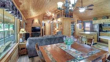 House (2 Bedrooms) | Interior