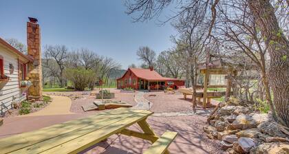 The Ranch at Keystone: 9 Mi to Mount Rushmore!