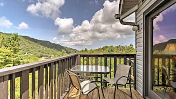 Apartment (2 Bedrooms) | Front of property