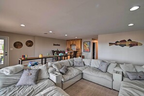 House (4 Bedrooms) | Interior - Lakefront Retreat w/ Views, Near Mammoth Cave! (Cub Run)