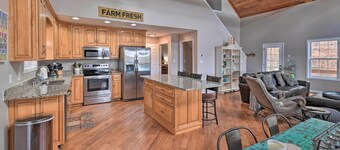 Lakefront Retreat w/ Views, Near Mammoth Cave!