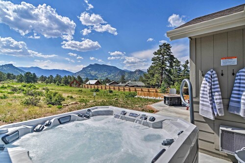 Estes Park Mountain-view Retreat: 3 Miles to Rmnp!