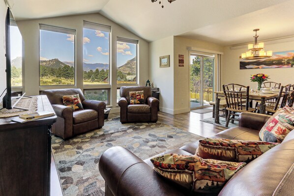 Apartment (2 Bedrooms) | Front of property