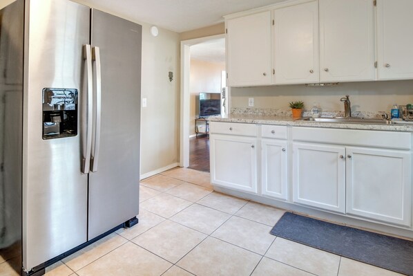 House (3 Bedrooms) | Interior - Half-mi to Marina: Pet-friendly Disney Home (Disney)