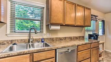 Cottage (2 Bedrooms) | Interior