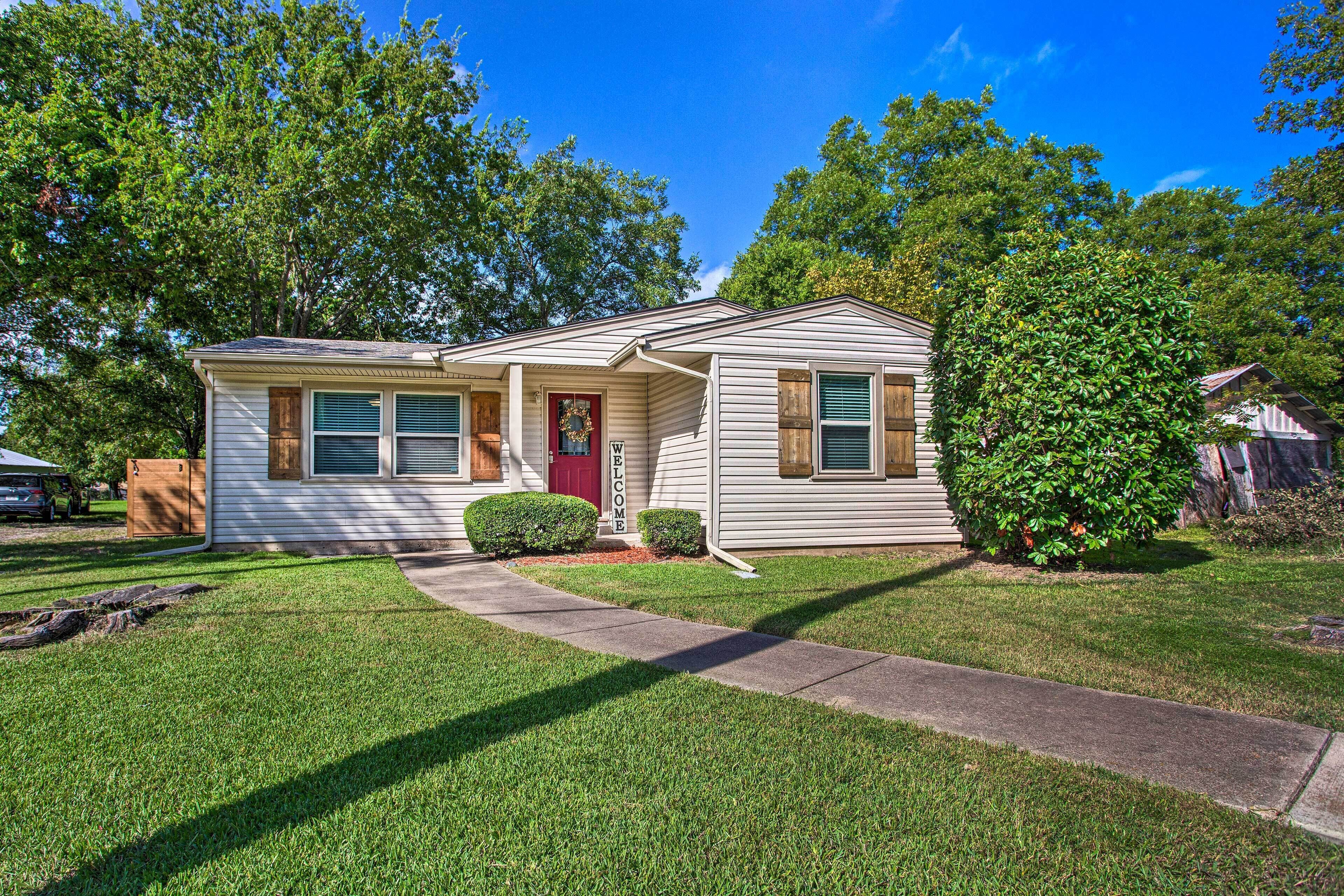 Cottage (2 Bedrooms) | Front of property