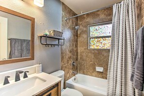 Interior - Walk to Dtwn Forney: 'gigi's Place' w/ Fire Pit (Forney)