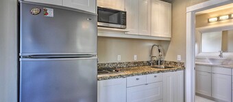 Waterfront Condo on Pier in Downtown Astoria!