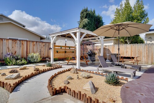 Sun-soaked Livermore Gem With Patio & Fire Pit!