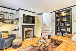 House (2 Bedrooms) | Front of property