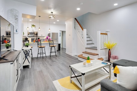 Apartment (4 Bedrooms) | Interior. Philly Hub Near Intl Soccer, Downtown Attractions