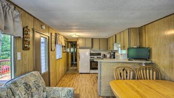 House (2 Bedrooms) | Interior