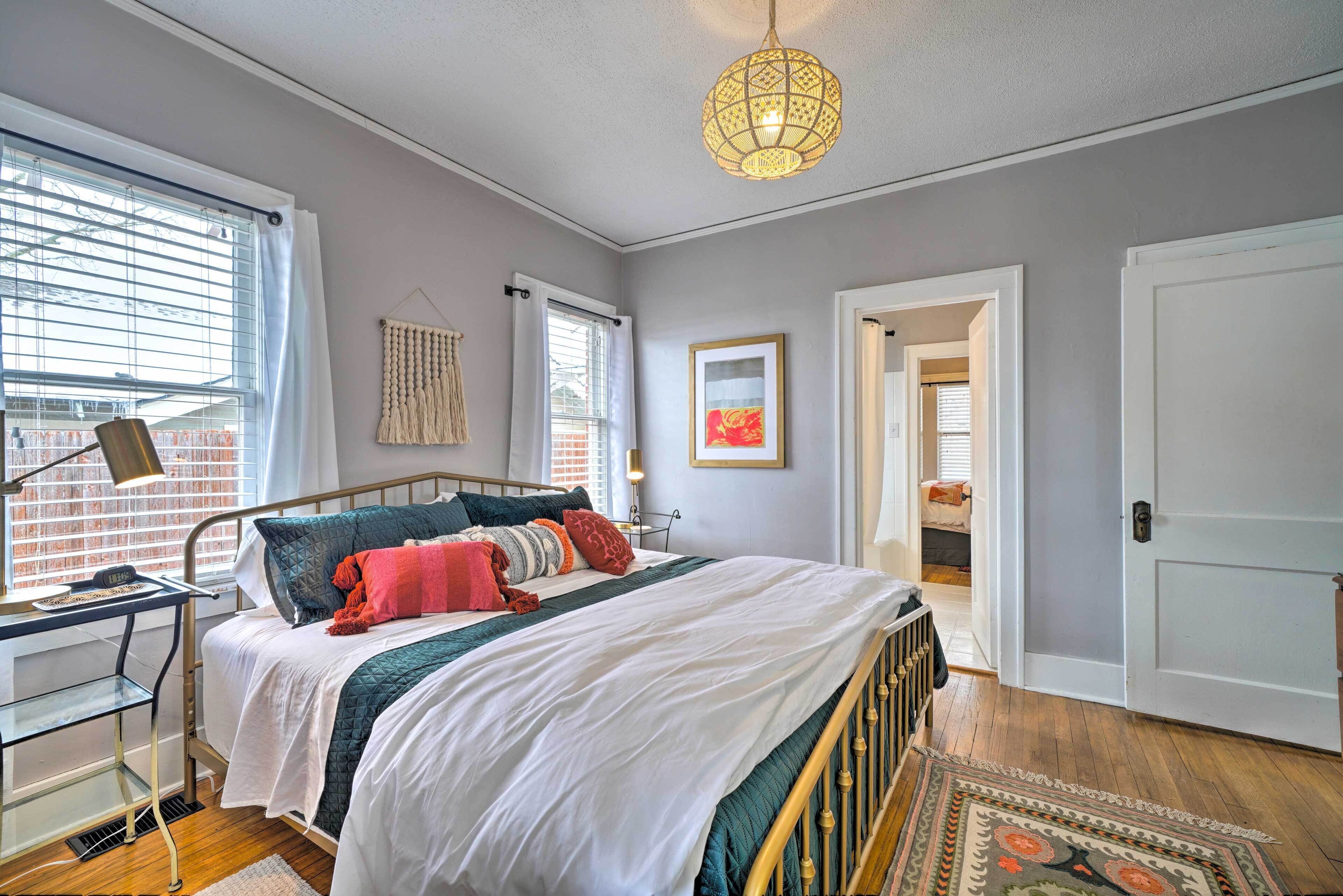 House (2 Bedrooms) | Interior