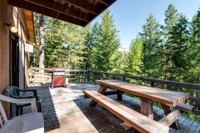 Conconully Cabin on 42 Private Acres Near Hiking!