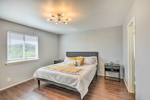 House (4 Bedrooms) | 4 bedrooms, iron/ironing board, bed sheets - Spacious + Sunny Austin Home ~ 12 Mi to Dtwn! (Austin)