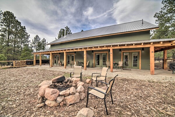 Family Home W/ Fire Pit & Grill ~ 1 Mi To Slopes! - Eagle Nest, NM