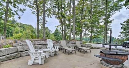 Modern Arcadia Farmhouse on 80 Acres w/ Fire Pit!