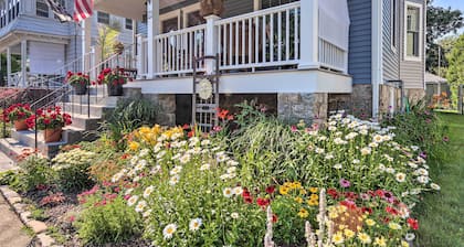 New London Hideaway Near Beaches & Local Spots!