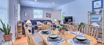 New London Hideaway Near Beaches & Local Spots!