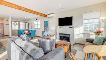 House (4 Bedrooms) | Front of property