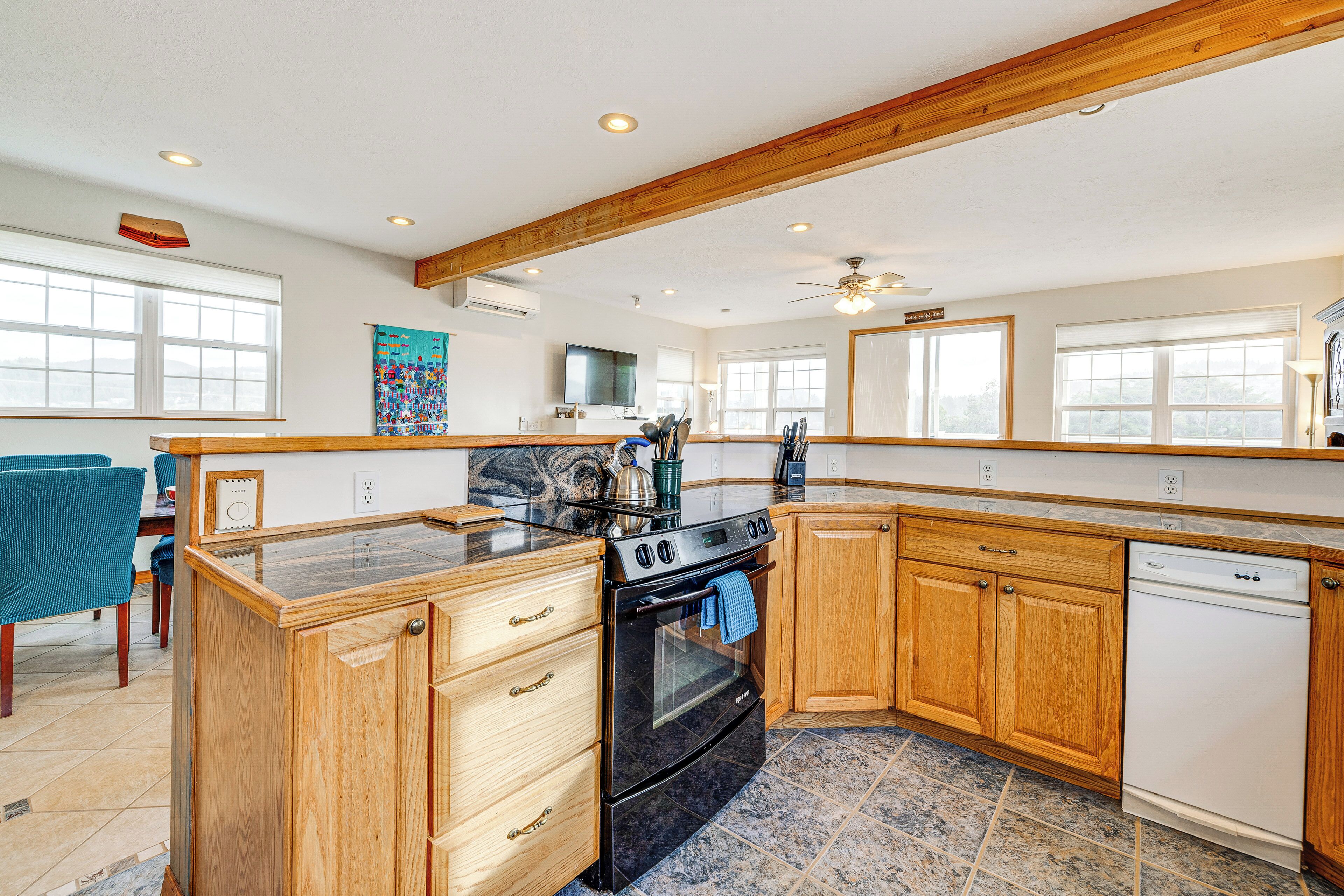 House (4 Bedrooms) | Interior