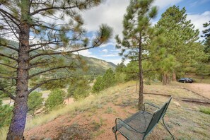 Interior - Homey Mtn View Escape: 11 Mi to Garden of the Gods (Cascade)