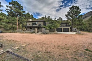Interior - Homey Mtn View Escape: 11 Mi to Garden of the Gods (Cascade)
