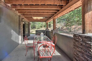 Apartment (2 Bedrooms) | Interior - Homey Mtn View Escape: 11 Mi to Garden of the Gods (Cascade)