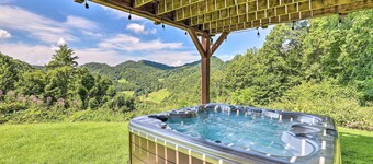 Hot Tub! Mtn-top Family Escape in Burnsville!