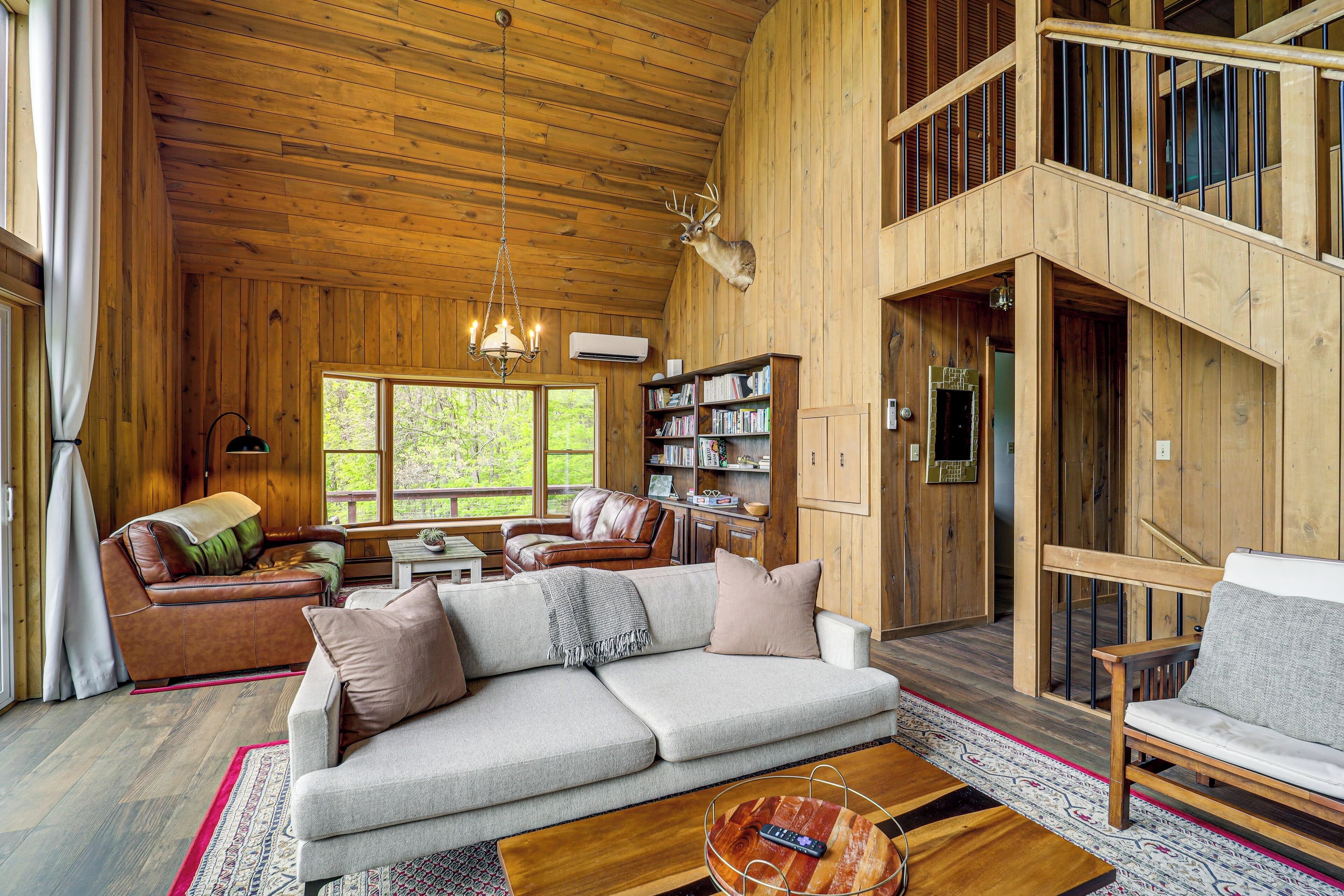 House (5 Bedrooms) | Interior