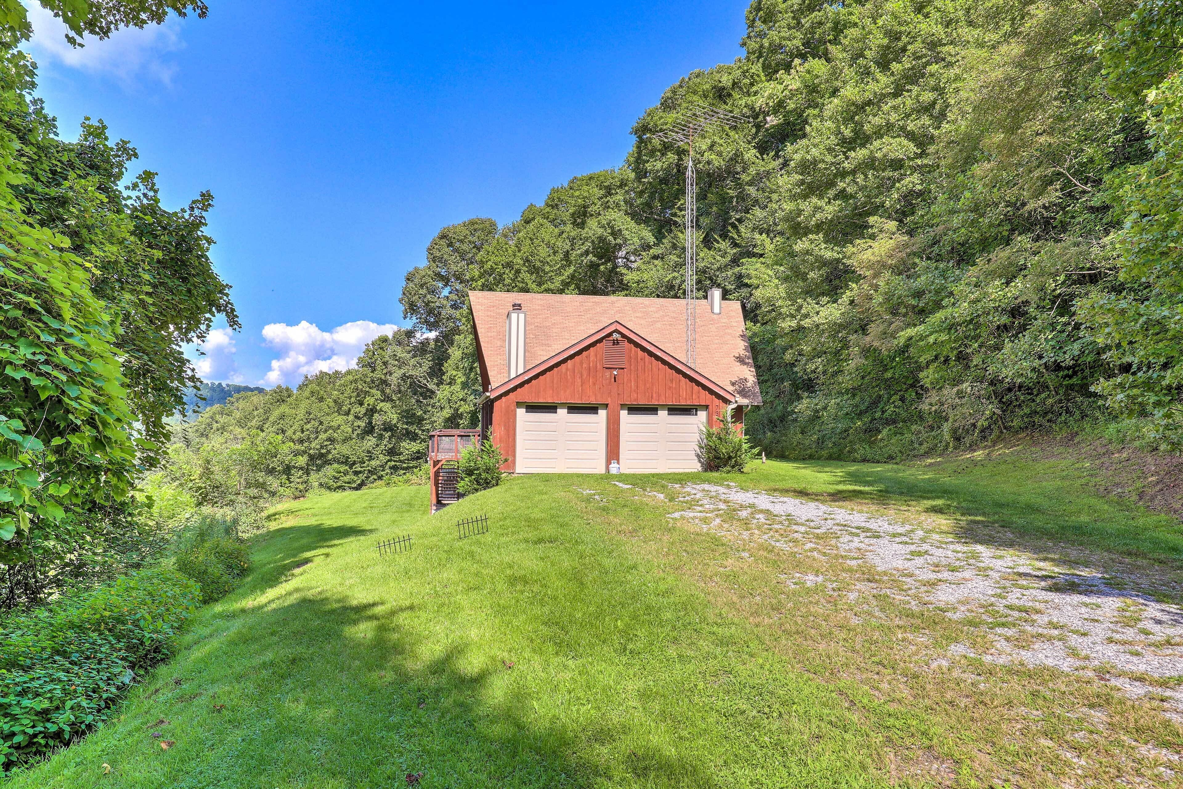 House (5 Bedrooms) | Interior