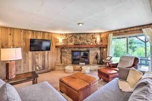 House (5 Bedrooms) | Interior