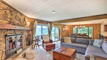 House (5 Bedrooms) | Interior