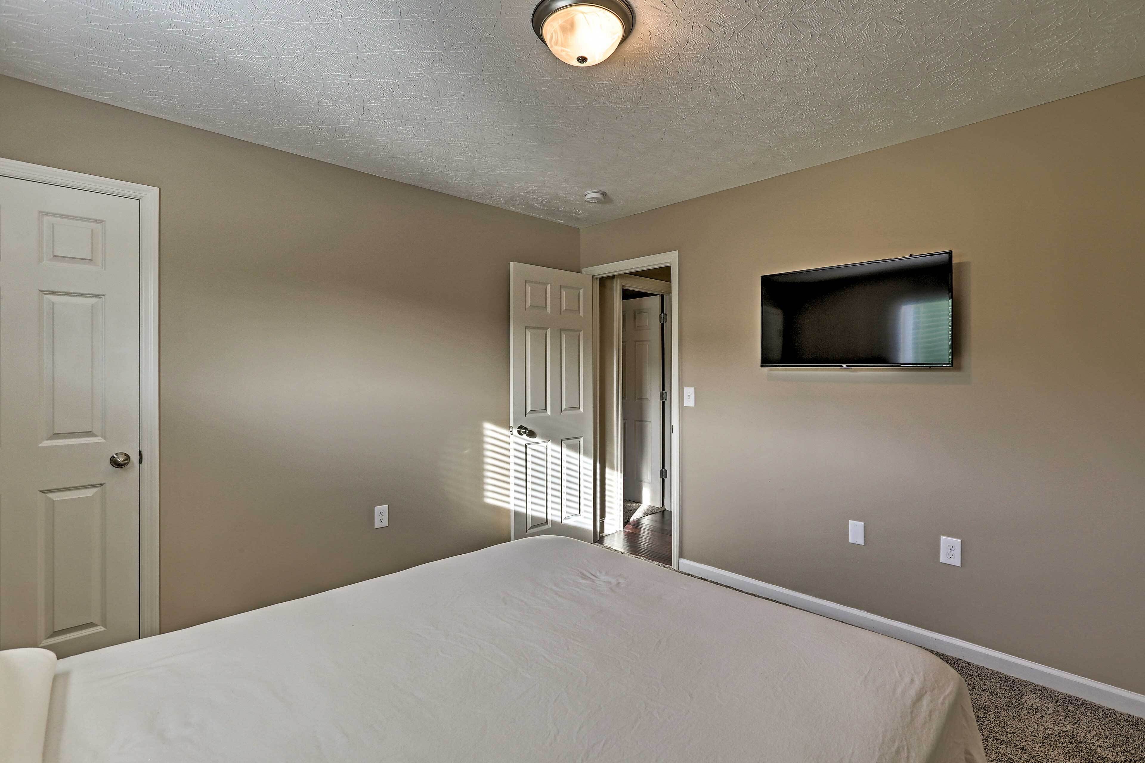 5 bedrooms, bed sheets