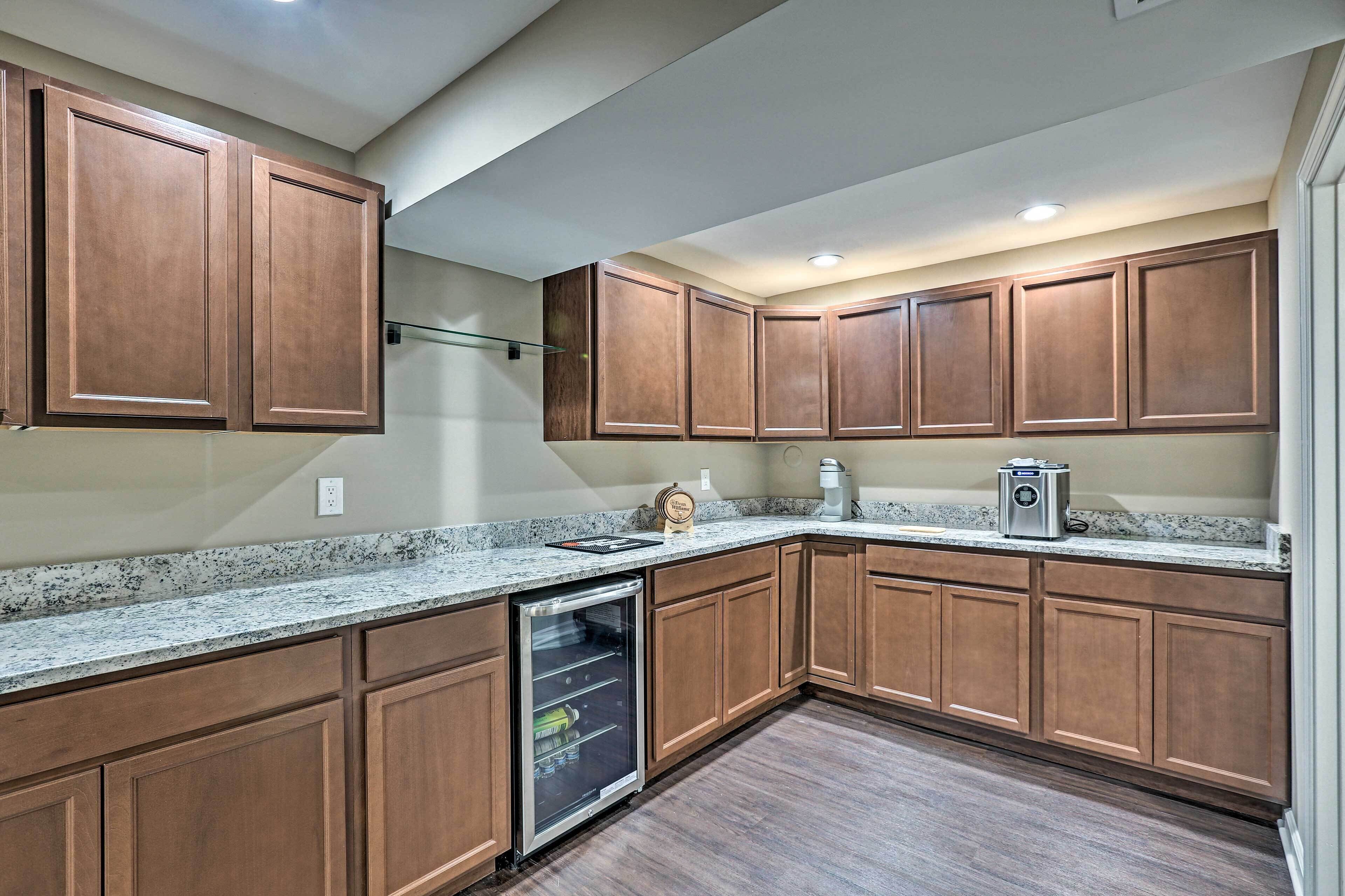 ميكروويف، فرن، موقد طهي مسطح، غسالة أطباق