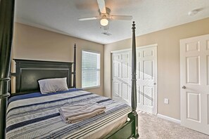 5 bedrooms, bed sheets - Spacious Family Home w/ Fire Pits, Large Yard (Goshen)