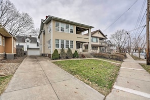 Interior - Lakewood Home w/ Yard ~ 8 Mi to Cleveland! (Lakewood)