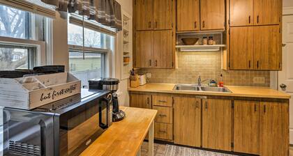 Lakewood Home w/ Yard ~ 8 Mi to Cleveland!