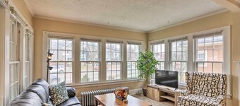 Lakewood Home w/ Yard ~ 8 Mi to Cleveland!