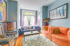 Apartment (3 Bedrooms) | Interior - Historic Georgetown Townhome: Walkable Location! (Washington)