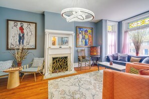Apartment (3 Bedrooms) | Interior - Historic Georgetown Townhome: Walkable Location! (Washington)
