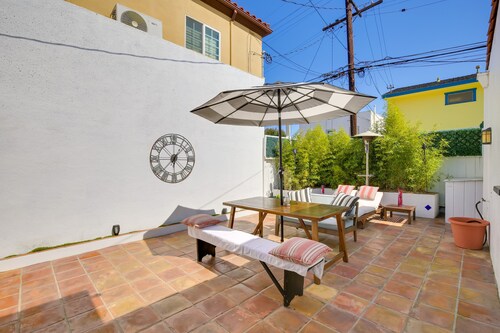 Long Beach Vacation Rental: Walk to Beach & Shops