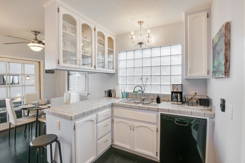 Long Beach Vacation Rental: Walk to Beach & Shops