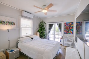 2 Schlafzimmer, laptopgeeigneter Arbeitsplatz, Bügeleisen/Bügelbrett